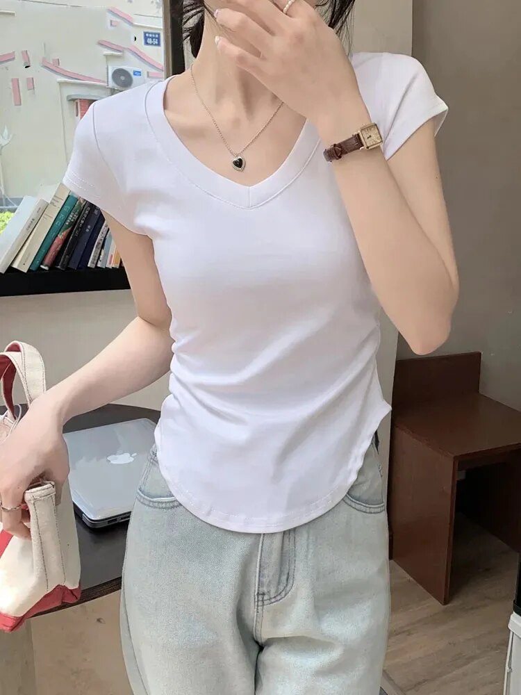 Effortlessly Elegant T-Shirt with a Timeless Design