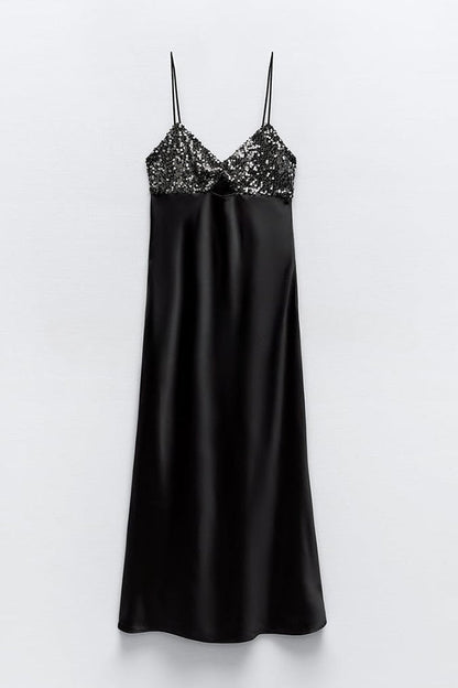Beautifully Crafted Dress in a Classic Style