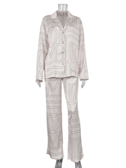 Classic Vintage Blouse with a Flattering Fit