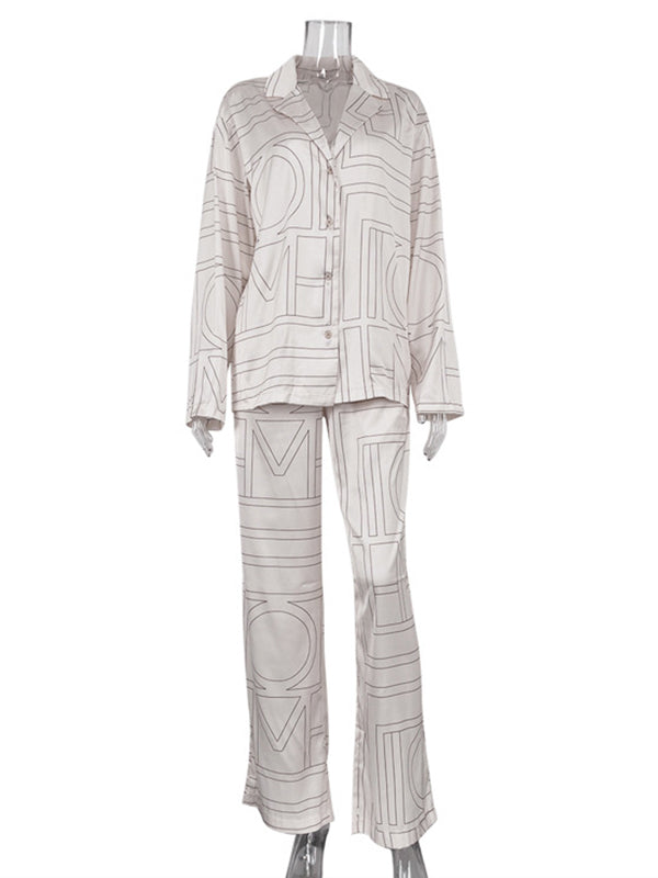 Classic Vintage Blouse with a Flattering Fit