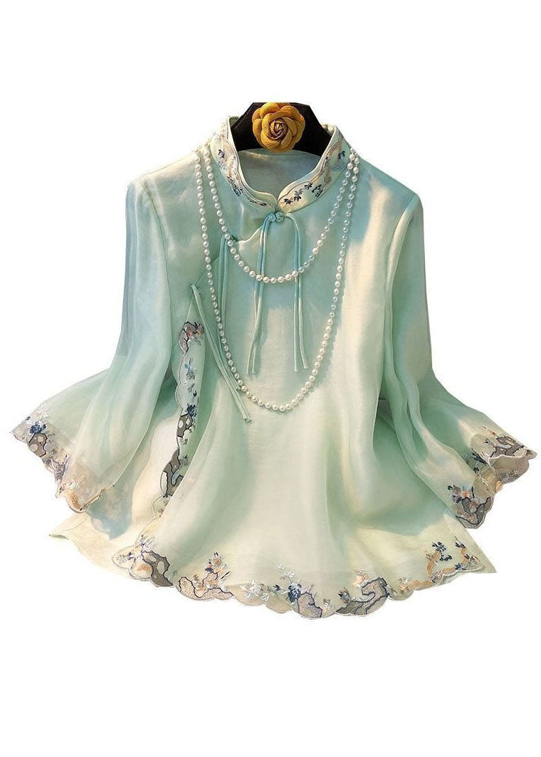 Classic Vintage Blouse with a Flattering Fit