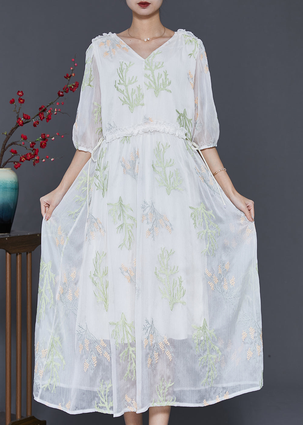 Beautifully Finished Dress in a Timeless Design