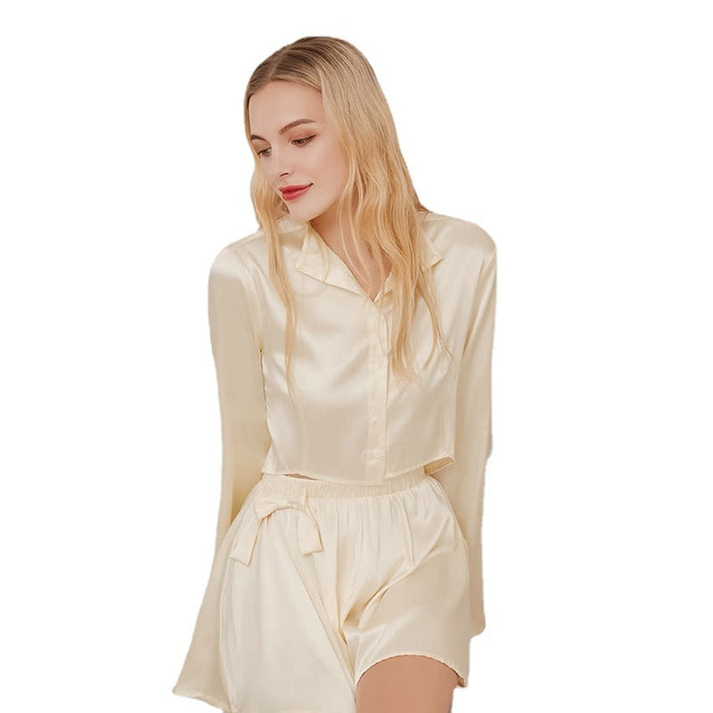 Well Tailored Shirt with a Graceful Silhouette