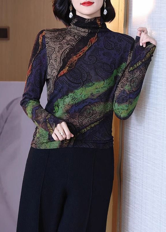 Effortlessly Elegant Top with a Timeless Design