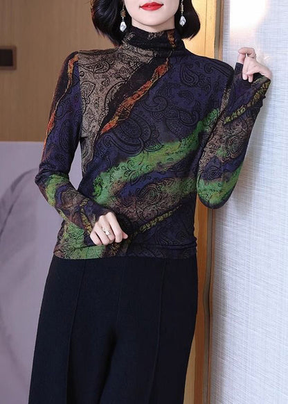 Effortlessly Elegant Top with a Timeless Design