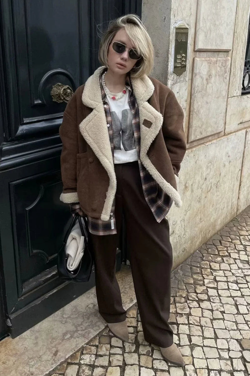 Well Tailored Coat with a Graceful Silhouette