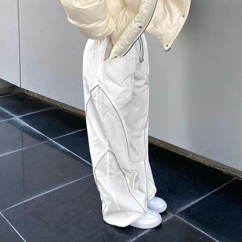 Effortlessly Elegant Pants with a Timeless Design