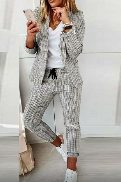 Effortlessly Elegant Garment with a Timeless Design