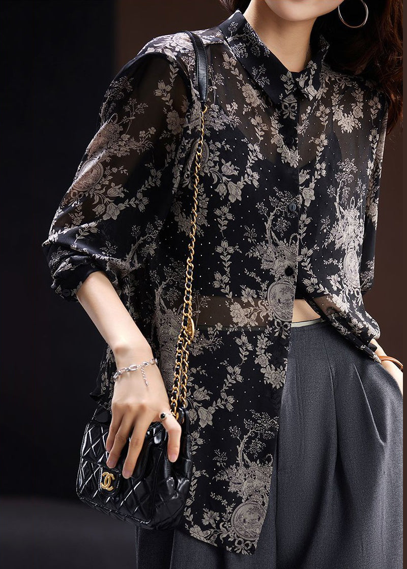 Well Tailored Blouse with a Graceful Silhouette