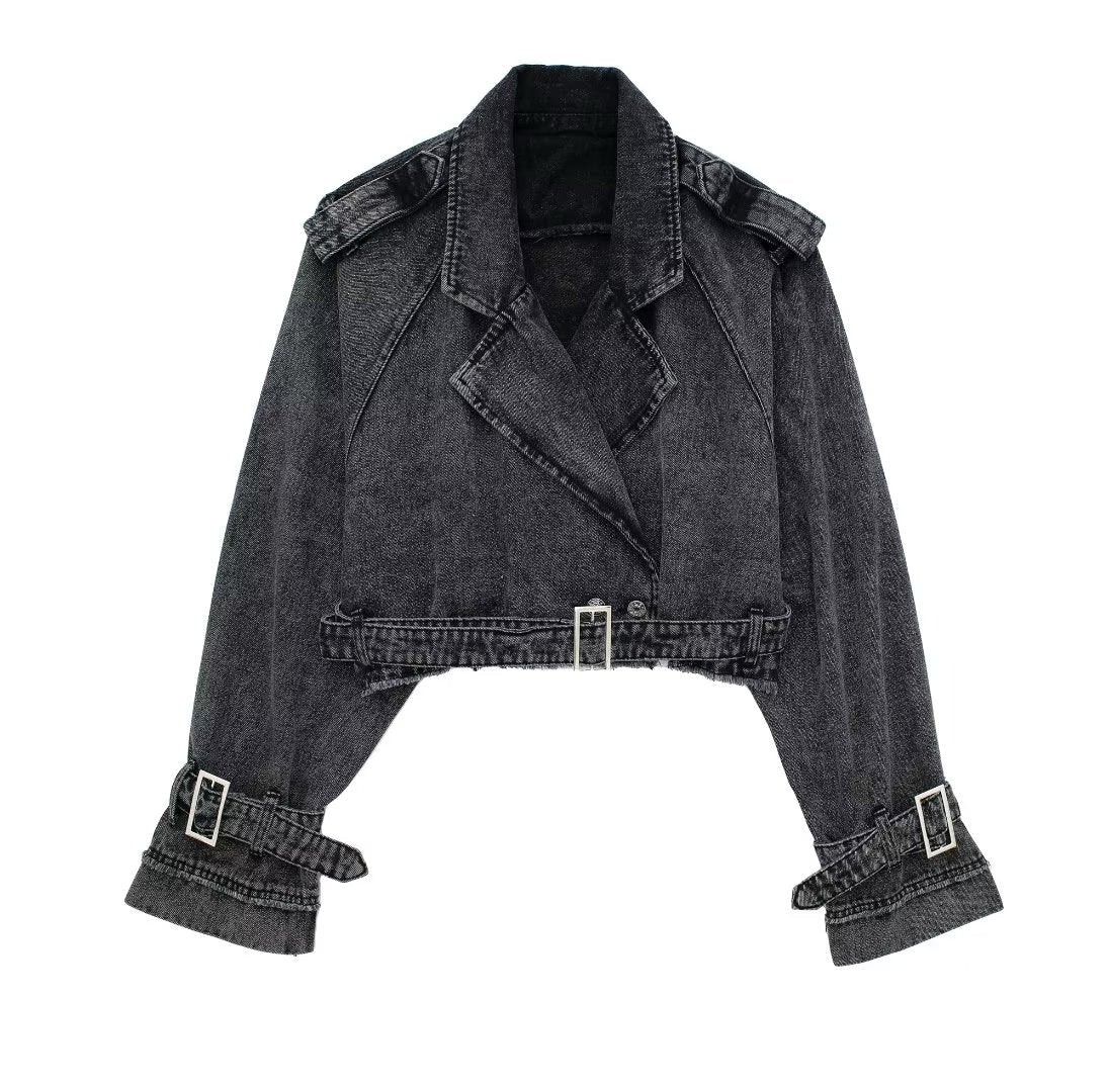 Gracefully Styled Coat for Any Occasion