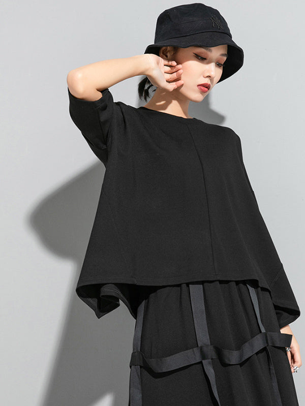 Effortlessly Elegant T-Shirt with a Timeless Design