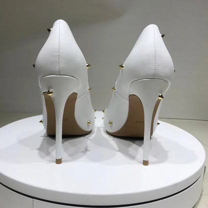 Classic Vintage Shoes with a Flattering Fit