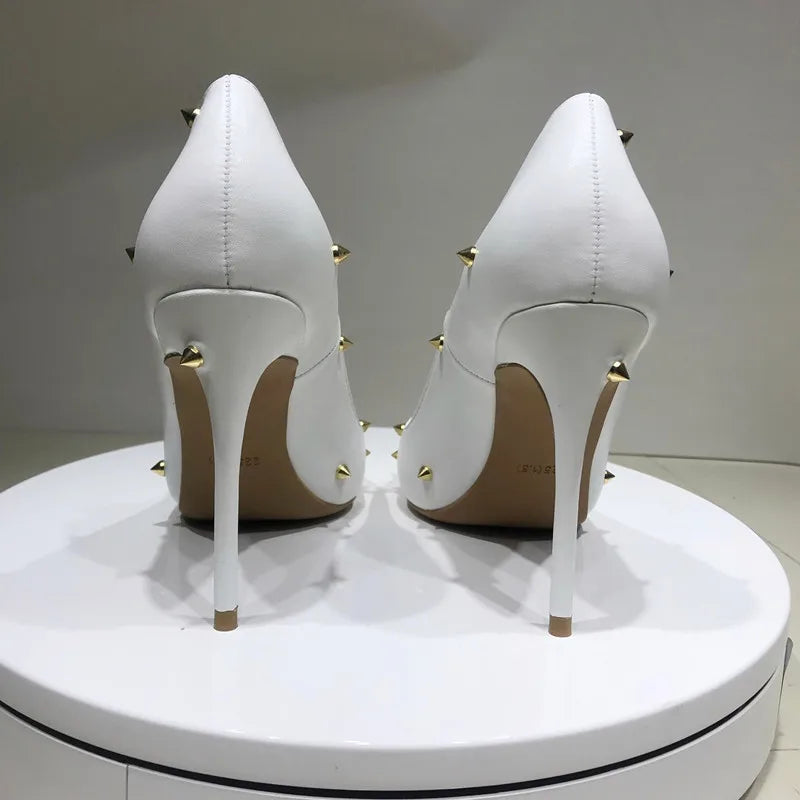 Classic Vintage Shoes with a Flattering Fit