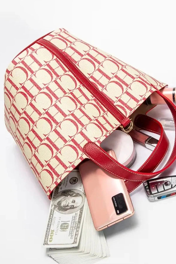 Effortlessly Elegant Bag with a Timeless Design