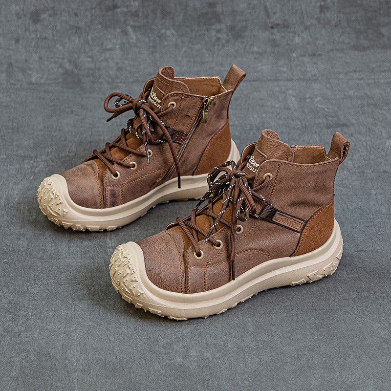 Effortlessly Elegant Boots with a Timeless Design