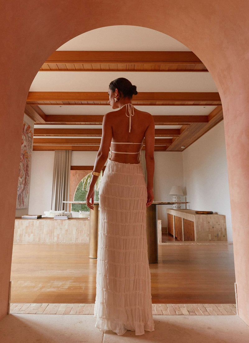 Beautifully Finished Dress in a Timeless Design