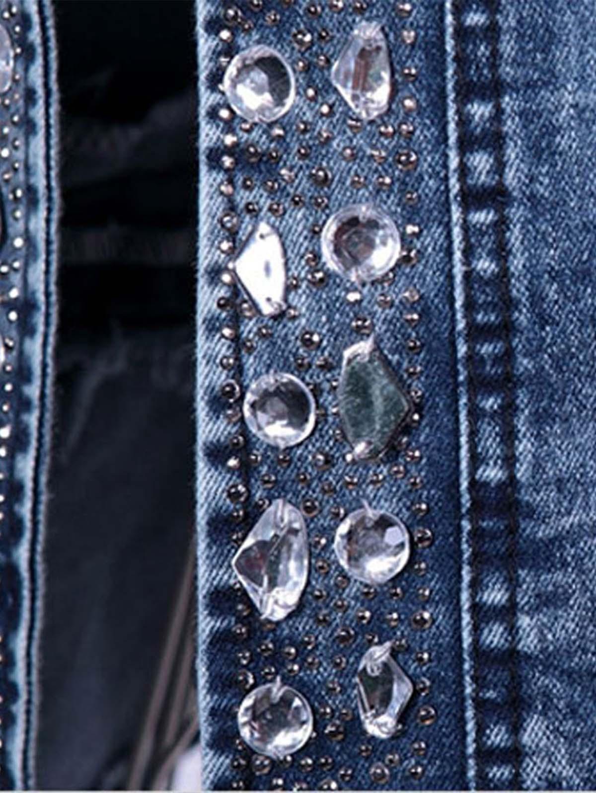 Effortlessly Elegant Jacket with a Timeless Design