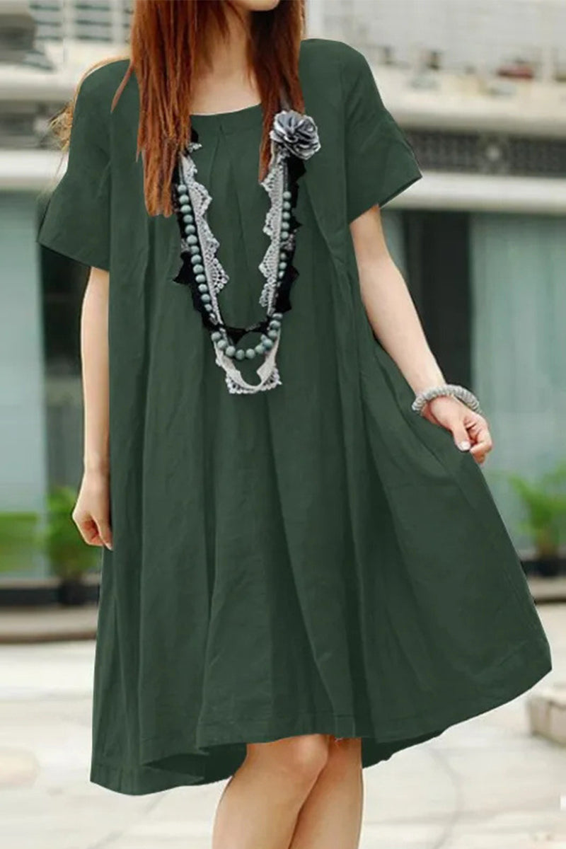 Effortlessly Elegant Dress with a Timeless Design