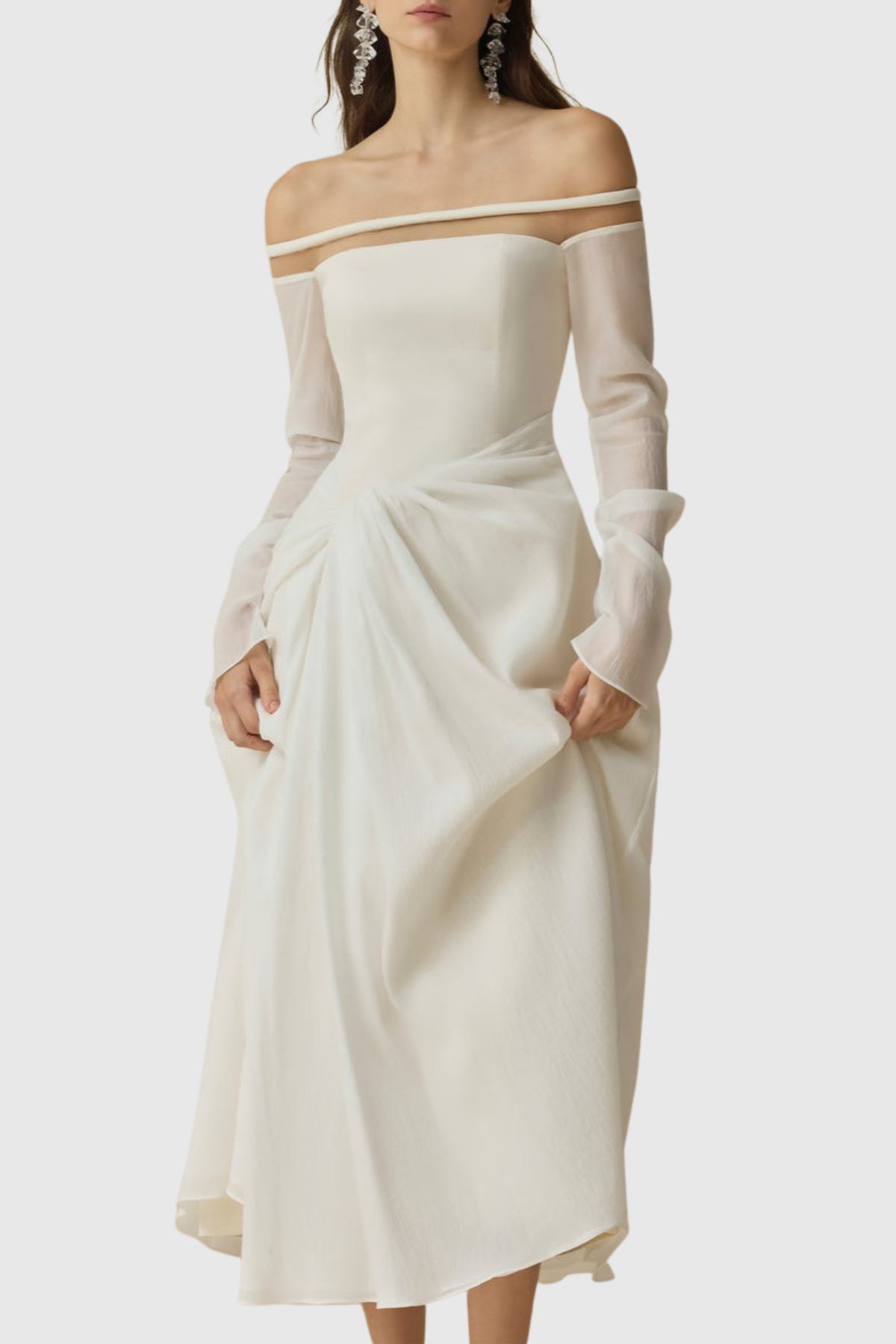 Beautifully Finished Dress in a Timeless Design