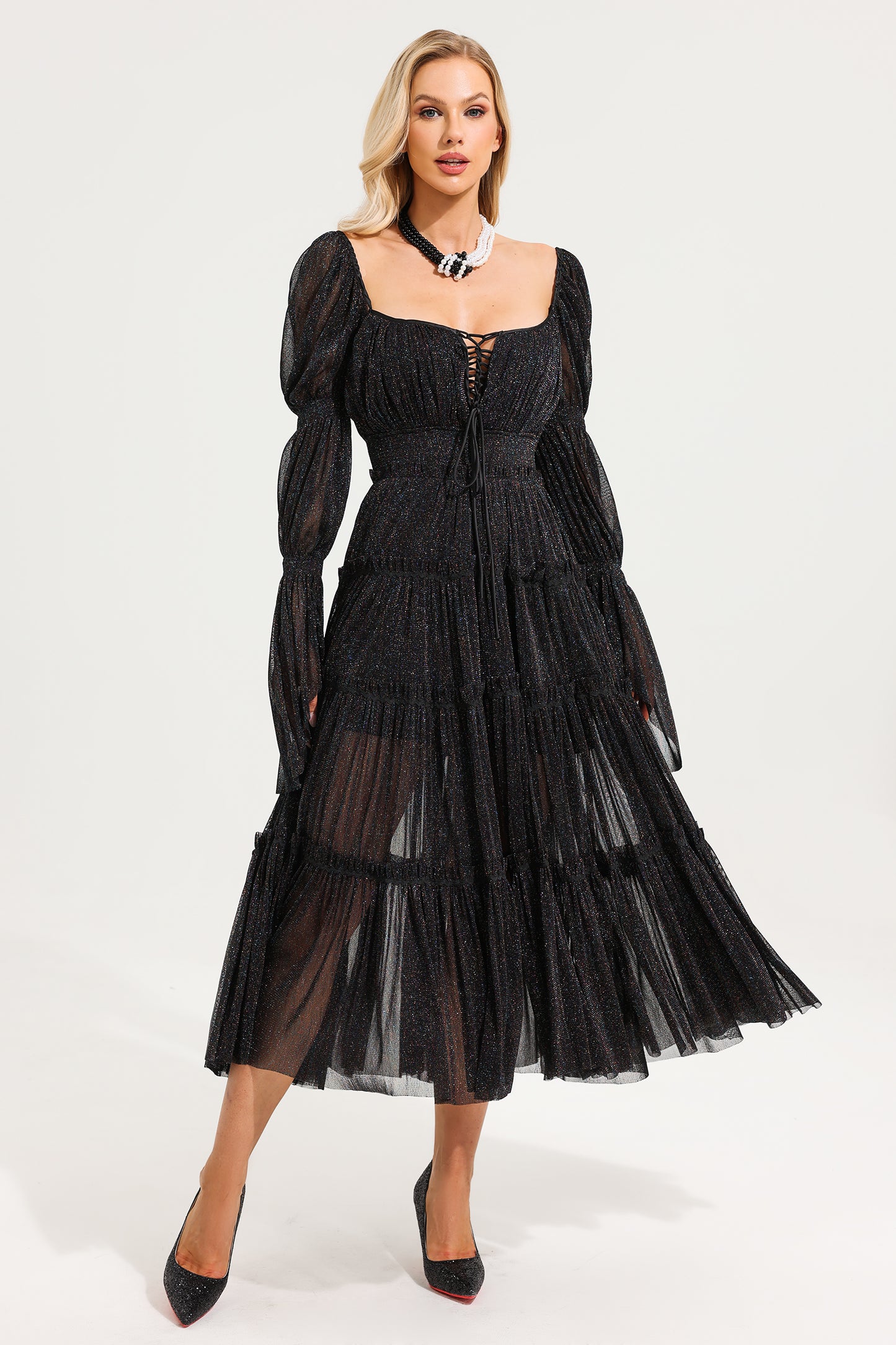 Beautifully Finished Dress in a Timeless Design