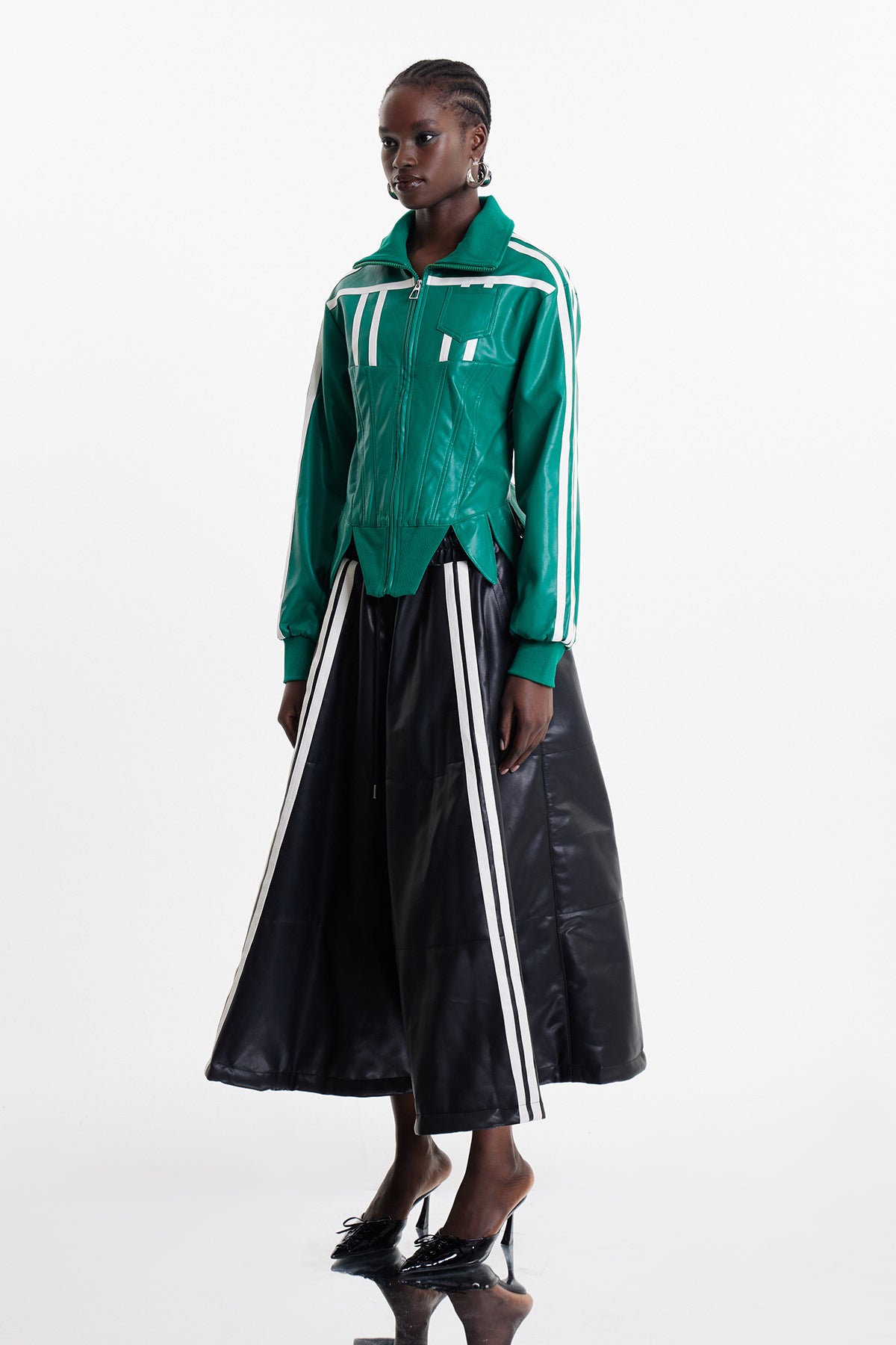 Well Tailored Jacket with a Graceful Silhouette