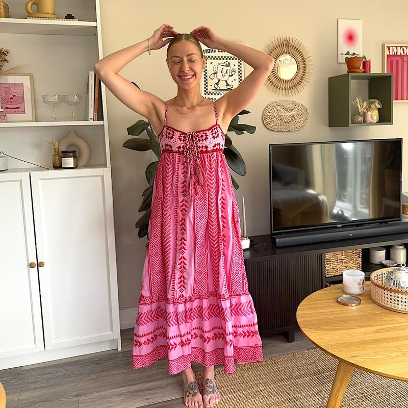 Classic Vintage Dress with a Flattering Fit