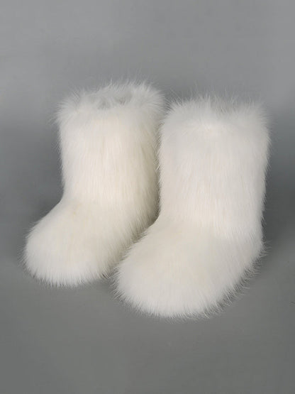 Effortlessly Elegant Boots with a Timeless Design