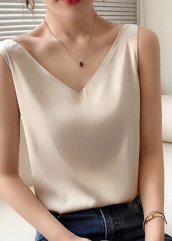 Effortlessly Elegant Garment with a Timeless Design