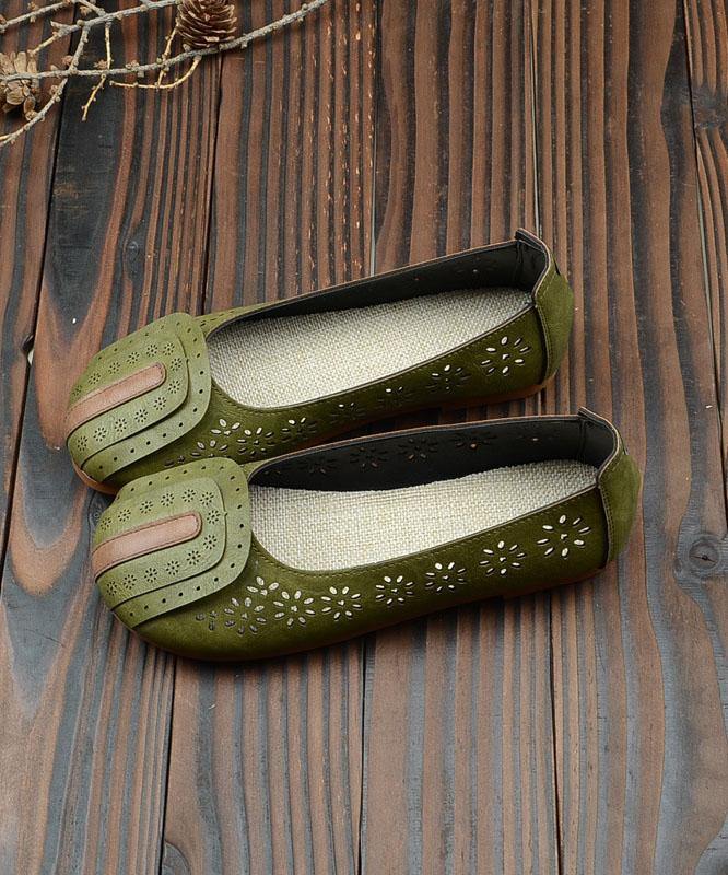 Effortlessly Elegant Shoes with a Timeless Design