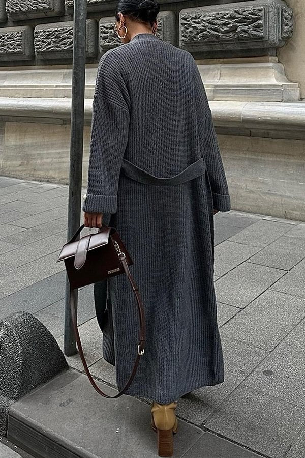 Effortlessly Elegant Cardigan with a Timeless Design