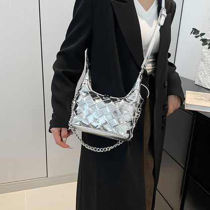 Gracefully Styled Bag for Any Occasion