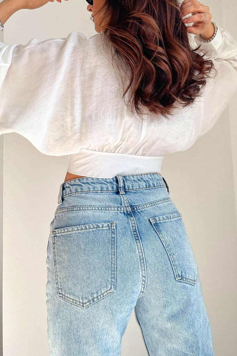 Sophisticated Blouse with a Clean Classic Look