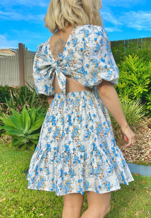 Classic Vintage Dress with a Flattering Fit