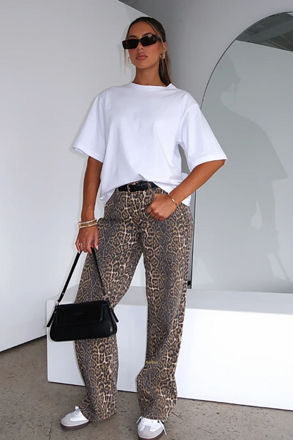 Effortlessly Elegant Garment with a Timeless Design