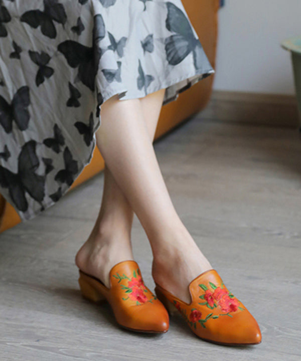 Effortlessly Elegant Sandals with a Timeless Design