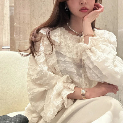 Sophisticated Blouse with a Clean Classic Look