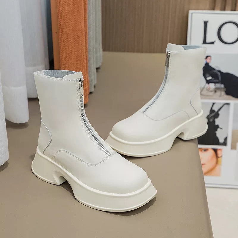 Elegantly Styled Boots for Everyday Wear
