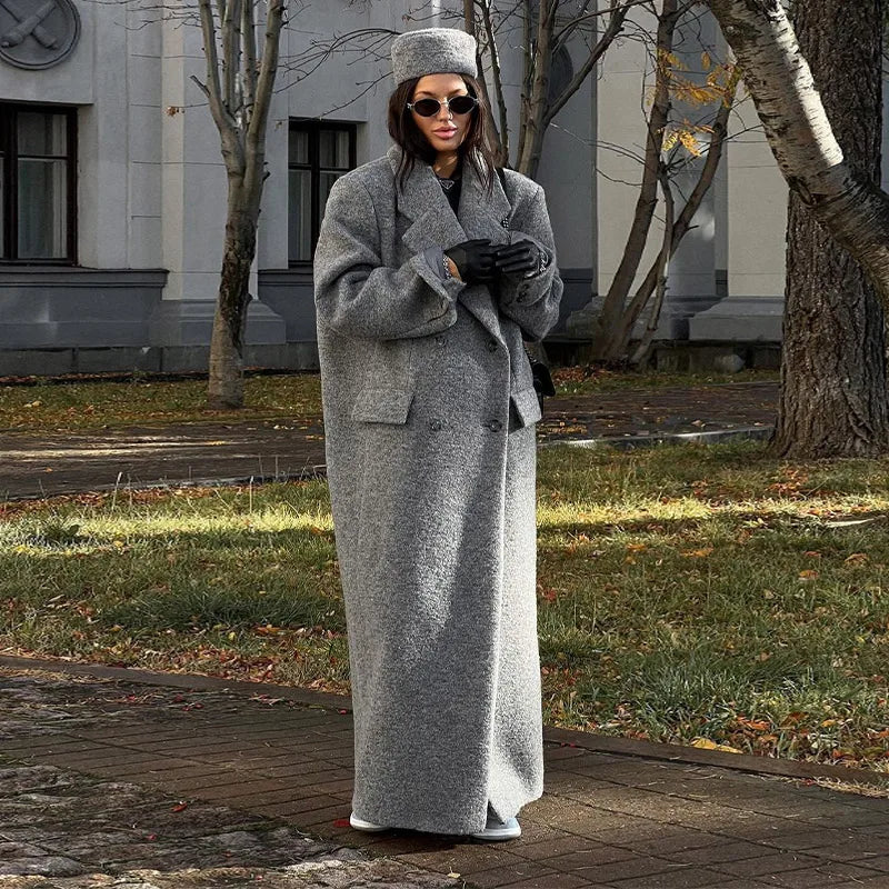 Effortlessly Elegant Coat with a Timeless Design
