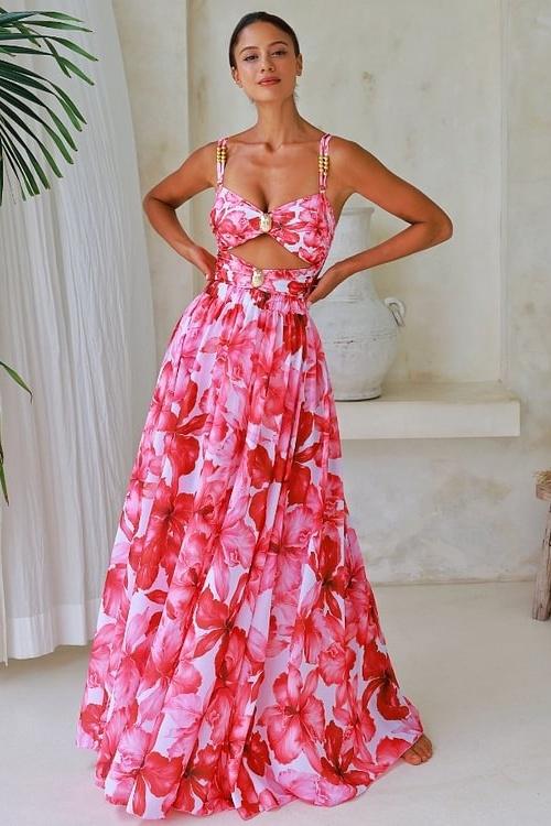 Beautifully Finished Garment in a Timeless Design