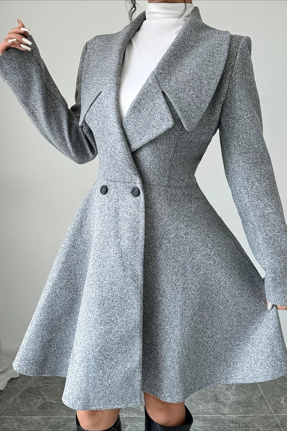 Elegantly Styled Coat for Everyday Wear