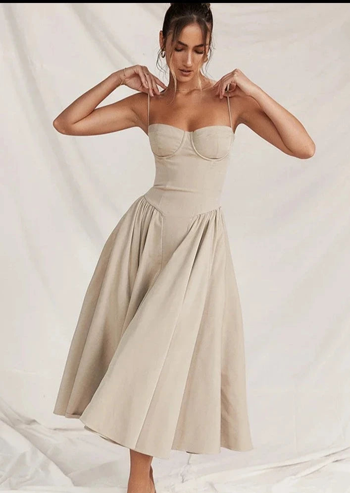 Classic Vintage & Enduringly Stylish Dress