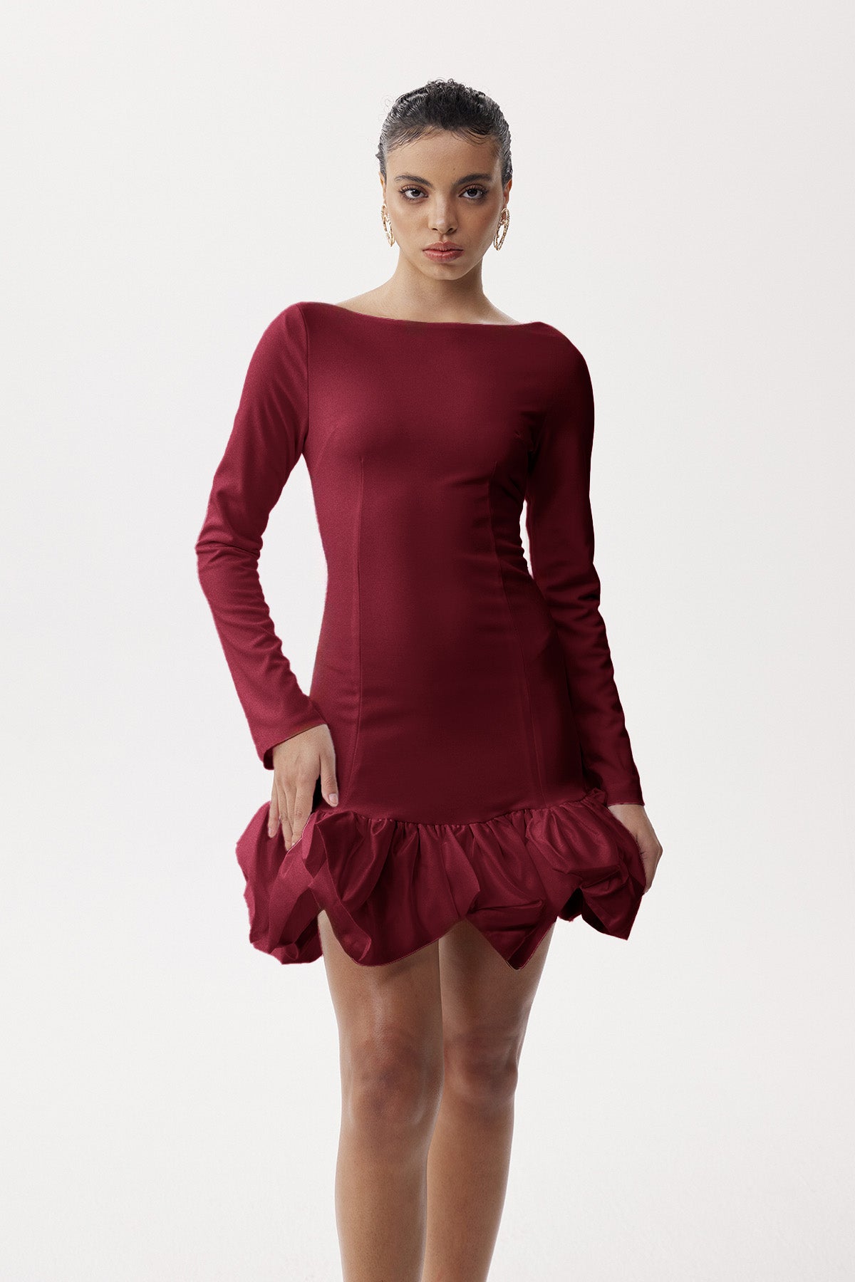 Beautifully Finished Dress in a Timeless Design