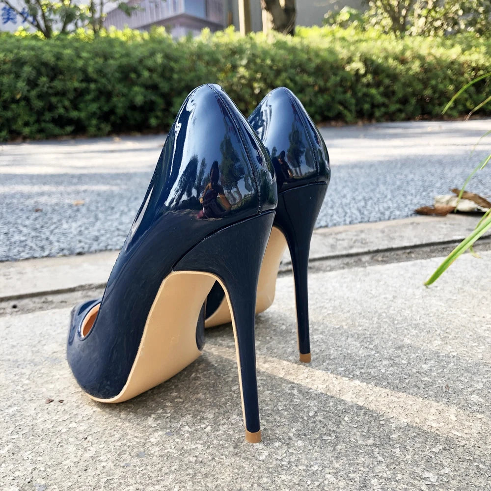 Gracefully Styled Garment for Any Occasion