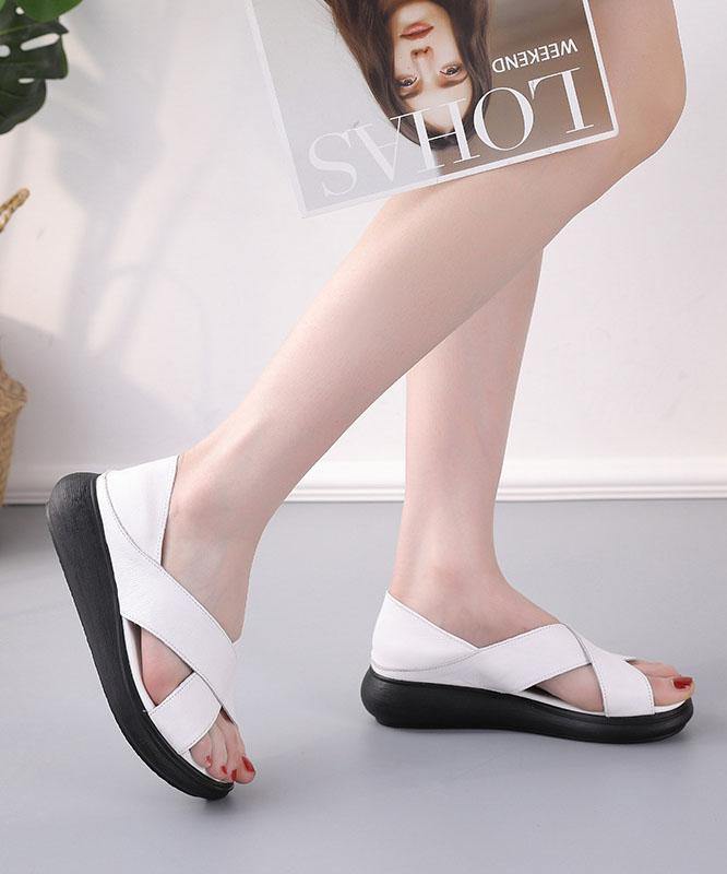 Effortlessly Elegant Sandals with a Timeless Design
