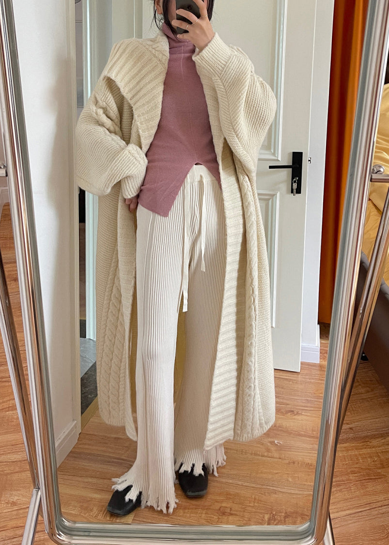 Well Tailored Cardigan with a Graceful Silhouette