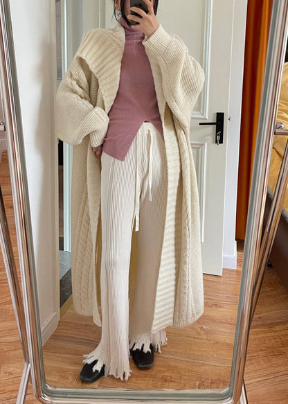 Well Tailored Cardigan with a Graceful Silhouette