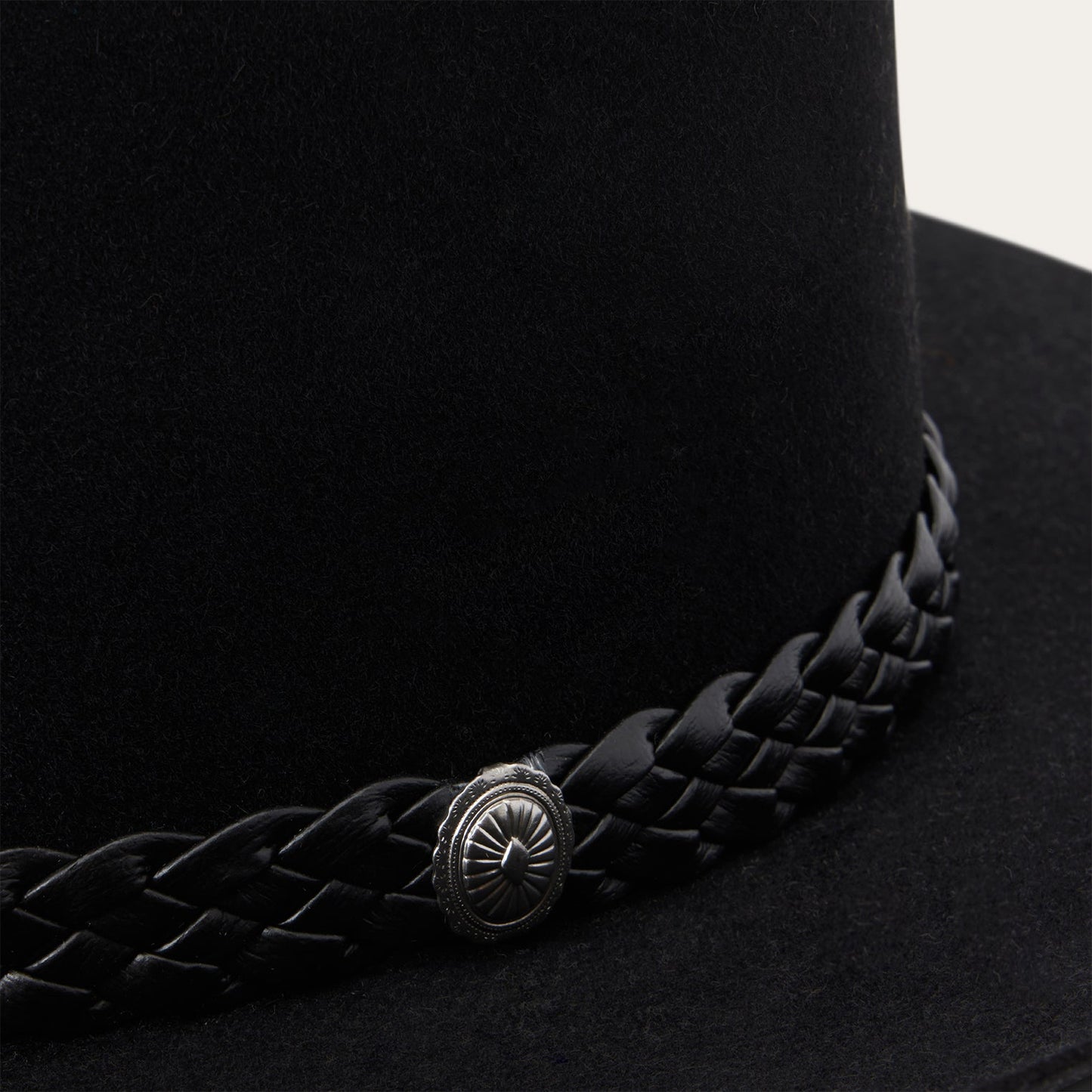 Well Tailored Garment with a Graceful Silhouette