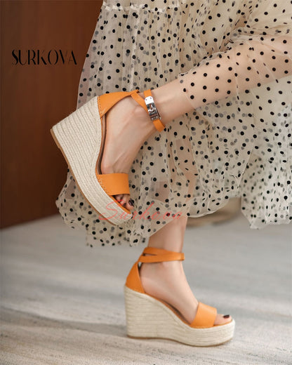 Beautifully Finished Garment in a Timeless Design