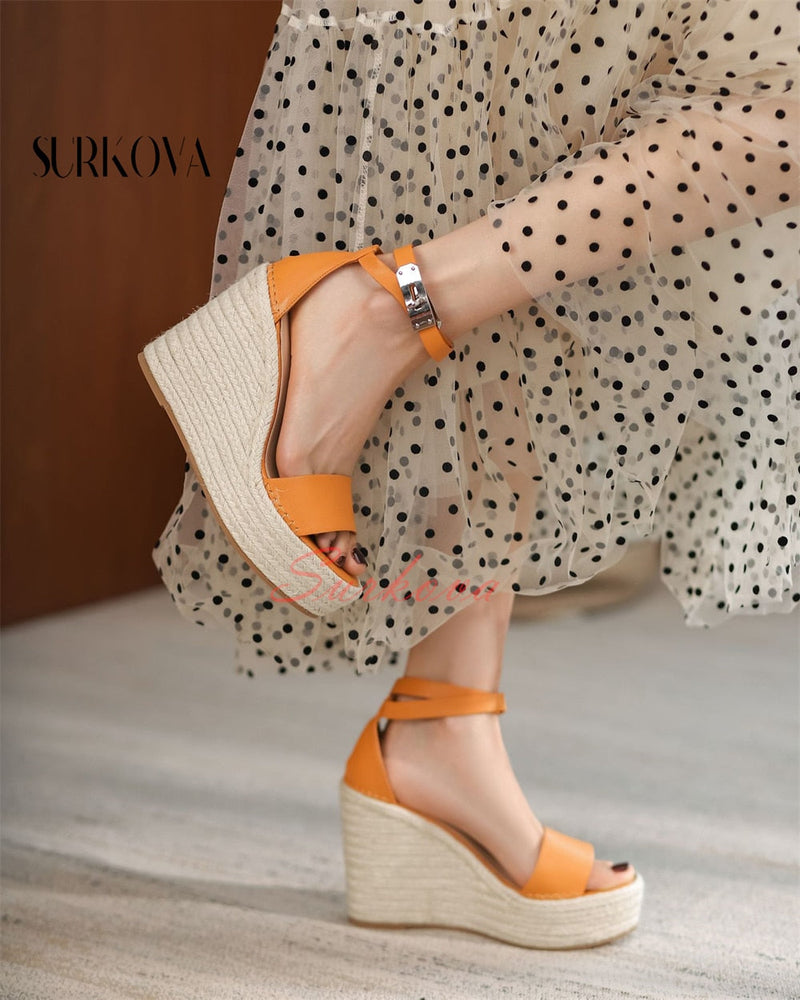 Beautifully Finished Garment in a Timeless Design
