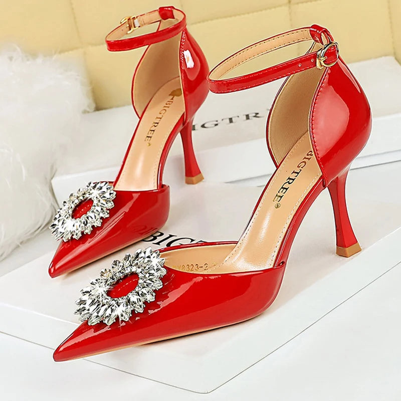 A Vintage Style Shoes with Delicate Timeless Details